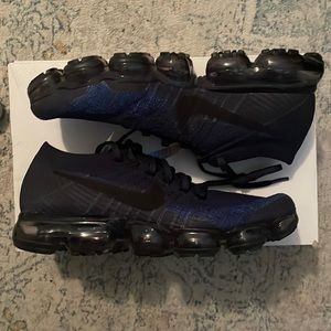 Nike Vapormax Midnight Navy. Size 9. Good condition. Only worn a few times.
